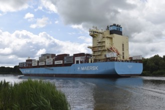 Container ship LAURA MAERSK in the Kiel Canal, Kiel Canal, Kiel Canal, Schleswig-Holstein, Germany