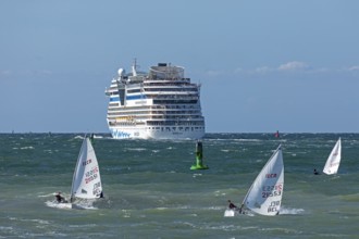 Cruise ship AIDAmar departs, boats, sailing boats, Baltic Sea, Warnemünde, Rostock,