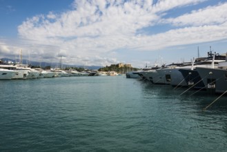 Harbour with luxury yachts, Antibes, Provence Alpes Côte d'Azur, South of France, France