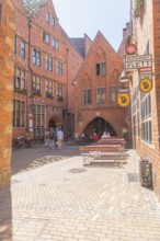 Böttcherstrasse, cultural monument in the old town, House of the Glockenspiel, numerous sights,