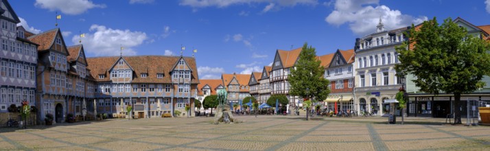 Town market, market square with town hall and monument to Duke August the Younger, Wolfenbüttel,