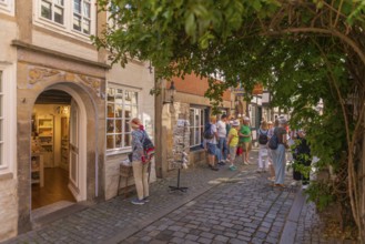 Portal with blessing, city tour, renovated Schnoor district with small shops, galleries,