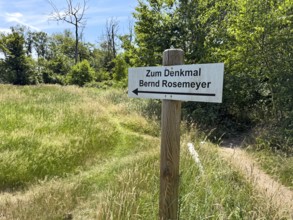 Signpost to memorial for racing driver Bernd Rosemeyer, Mörfelden-Walldorf, Hesse, Germany