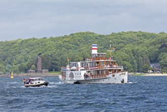 Historic paddle steamer Freya, submarine memorial, Kiel Week, Kiel Fjord, Möltenort, Heikendorf,