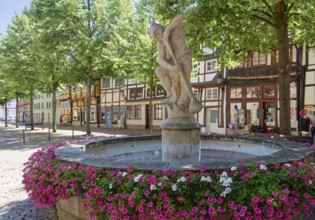 The glassblowing fountain on KreuzstraÃŸe in the historic old town centre of Rinteln. Lower Saxony,