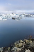 Icebergs in the morning light, JökulsÃ¡rlÃ³n glacier lagoon, Jökulsarlon, glacial lake,