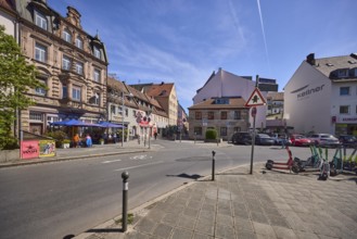 Street, general architecture, bollards, blue sky, cirrostratus clouds, intersection Grasersgasse