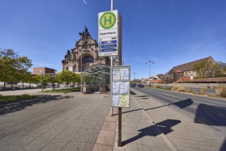 Nuremberg State Theatre, theatre, opera, architect Christian Heinrich Seeling, lantern, trees,