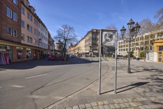 Pedestrian zone, traffic sign end of pedestrian zone, general architecture, houses, lantern, trees,