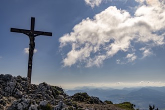 Summit cross of the Berchtesgadener Hochthron, behind the Osterhorn group, Untersberg,