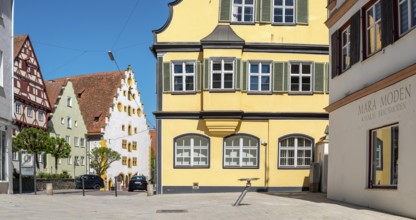 Town houses in the historic old town, behind the monastery, Nördlingen, Bavaria, Germany