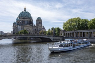 Berlin Cathedral, Excursion boat, Museum Island, Berlin, Germany