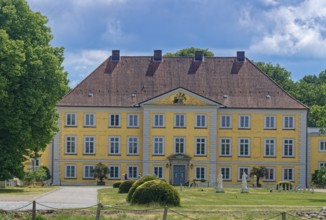Wotersen Manor, also known as Wotersen Castle, is located in the municipality of Roseburg in the