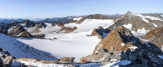 Mountain panorama at the Wilder Freiger summit, picturesque high mountain landscape with rocky