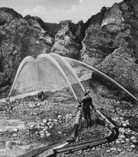 Water machines at the gold diggers in the Rocky Mountains, search, gold rush, precious metal, water