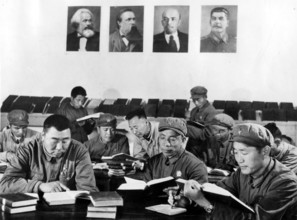 Propaganda, men reading Communist literature, books, Cultural Revolution (1966-1969) In the