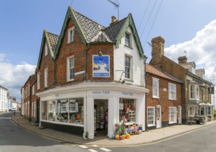 High Tide gift shop, streets of historic buildings, Trinity Street, Southwold, Suffolk, England, UK