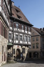 Historische FachwerkhÃ¤user umsÃ¤umen den Georg Christian von Kessler Platz, Sektkellerei Kessler,