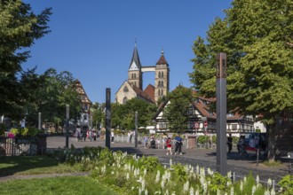 Blick zur St. AgnesbrÃ¼cke auf den RoÃŸneckarkanal, historische FachwerkhÃ¤user mit