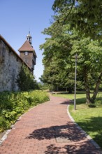 Footpath along the defence wall with the historic Hochwacht, Esslingen Castle, old town of