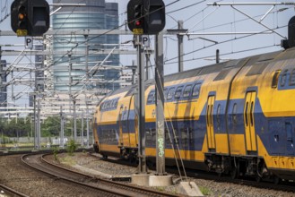 Rail transport in the Netherlands, Nederlandse Spoorwegen, Intercity train, double-decker IC VIRM,