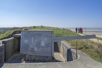 Artillery platform with reconstructed German WW1 gun at Battery Aachen, Raversyde Atlantikwall,