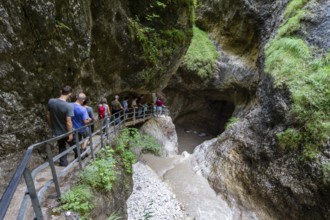 Almbachklamm, Berchtesgaden Biosphere Reserve, hikers, Almbach, Berchtesgaden Alps, Upper Bavaria,