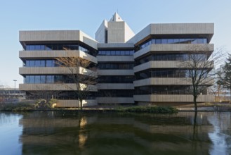 Rank-Xerox House, Brutalist office building, exposed concrete façade, Hentrich, Petschnigg und