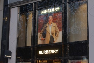 Store of British fashion brand Burberry auf der Kö, luxury shopping, Düsseldorf, North