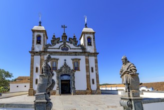 Front view of main church of the Bom Jesus do Matosinhos sanctuary with the prophets by Aleijadinho