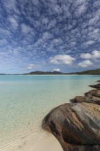 Sunny day at Whitehaven Beach near Hill Inlet, Whitsunday Island, Queensland, Australia