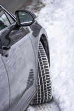 Winter tires, cars, in snow, tread