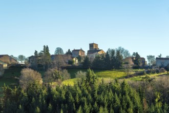Issoire. Pillar (The Annunciation made to Mary) . The figures are illuminated by colorful light