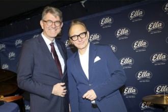 Station manager Oliver Dunk and the Federal Government Commissioner for Culture and the Media (BKM)