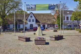 Advertising banners Welcome to the health resort of Leck!, ZumGlückgibtsleck, royally privileged