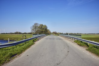 Bach Lecker Au, bridge, metal railing, guardrail, guide post, agricultural land, meadows, trees,