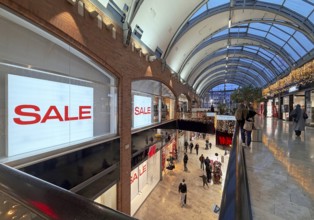 Interior view of the Volme Gallery at dusk, Hagen, Ruhr area, North Rhine-Westphalia, Germany