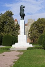 Woman bronze Monument of Gratitude to France from sculptor Ivan Mestrovic (1930), Kalemegdan Park,