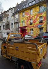 Kiefernstraße, residential street of the left-wing alternative scene with street art on house