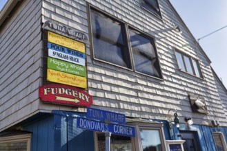 Popular area Tuna Wharf, artisans, restaurants and shops, façade detail, signs, Bearskin Neck,