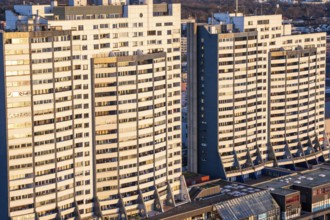 Columbus Center residential skyscrapers, over 550 apartments, some luxurious condominium, over 80