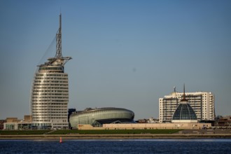 Skyline of Bremerhaven seen across the Weser, Atlantic Sail City Hotel, Klimahaus, skyscrapers at