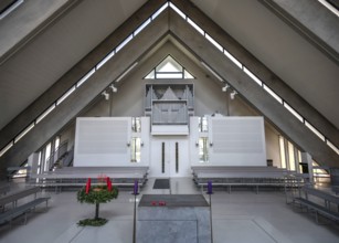 New interior of St. Margaret's Church, consecrated in 1972, Heroldsberg, Middle Franconia, Bavaria,