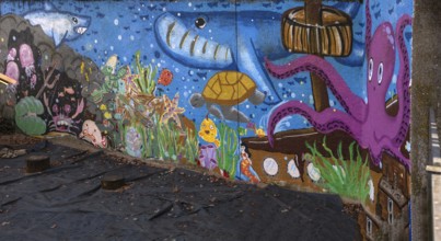 Painting with many animals on a kindergarten wall, Heroldsberg, Middle Franconia, Bavaria, Germany