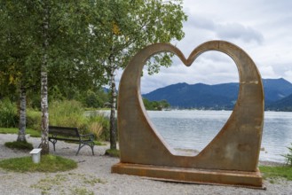 Heart sculpture on the banks of Tegernsee, Gmundner Herz by Kurt Gmeineder, Gmund, Tegernsee, Upper