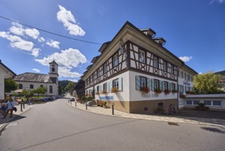 Landgasthaus Drei Schneeballen, Gasthaus, St. Erhard church, historic building, house, sidewalk,