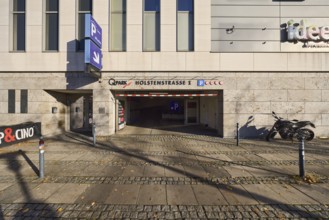 Holstenstraße 1 parking garage, traffic sign parking garage, driveway, commercial building, modern
