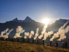 Berchtesgaden Christmas shooters, firecrackers shoot down their firecrackers in front of the