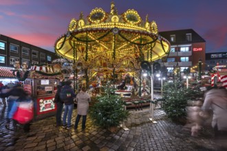Nostalgic children's carousel at the children's Christmas market in the evening, Hans-Sachs-Platz,