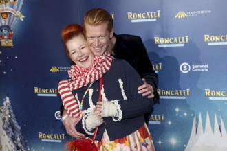 Enie van de Meiklokjes and man Tobias Stäbo, Premiere Roncalli Christmas Circus, Tempodrom, Berlin